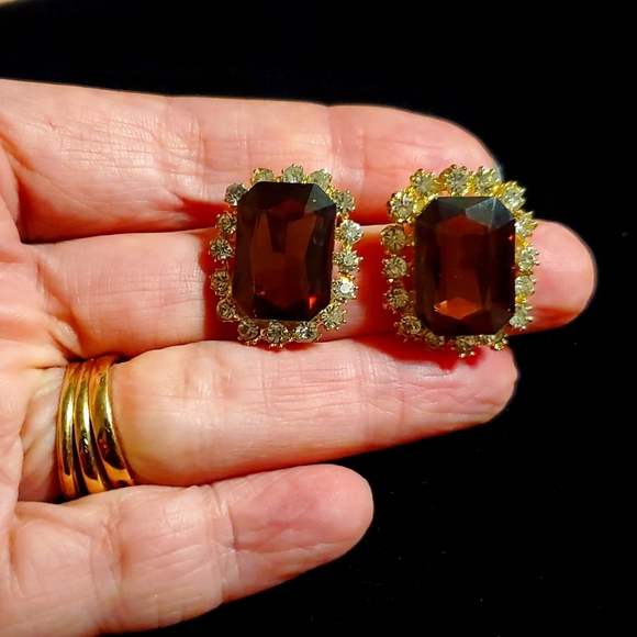 Amethyst Like Vintage Clip On Earrings - Picture 6 of 7